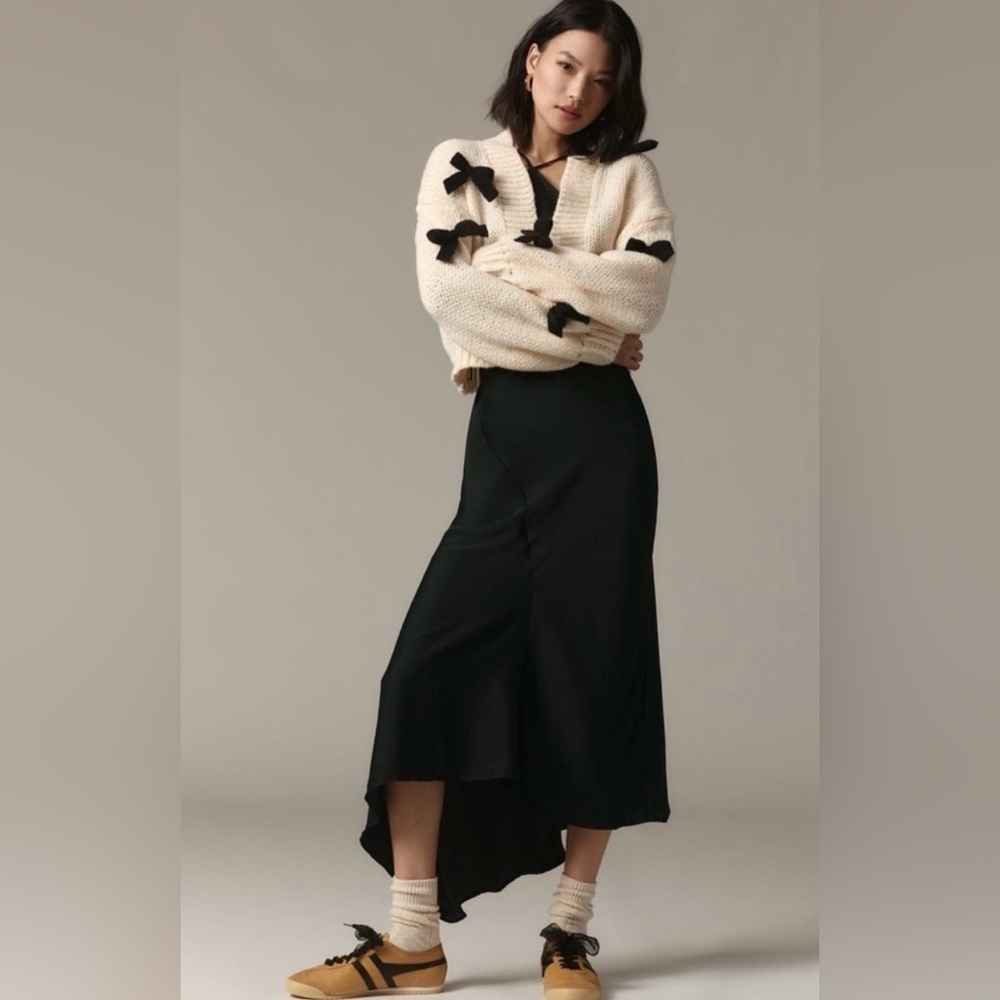 The Alicia 3D Bow Cropped Cardigan
Sweater by Maeve, One Size
